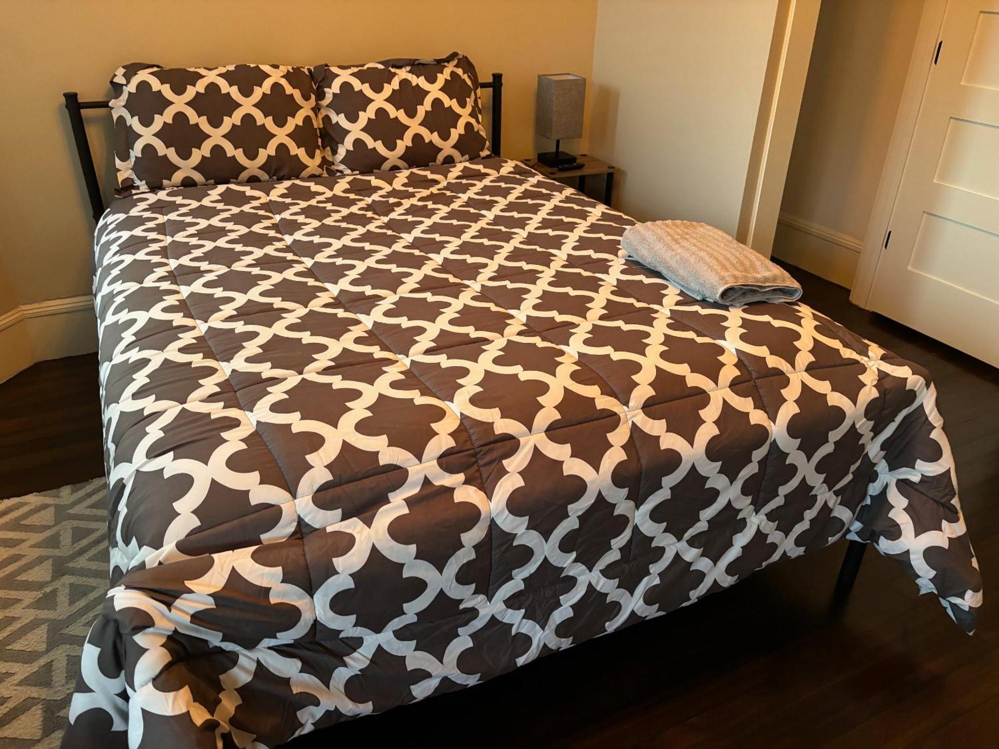 Homestay B&B In Boston - 3 Locations In Dorchester Экстерьер фото