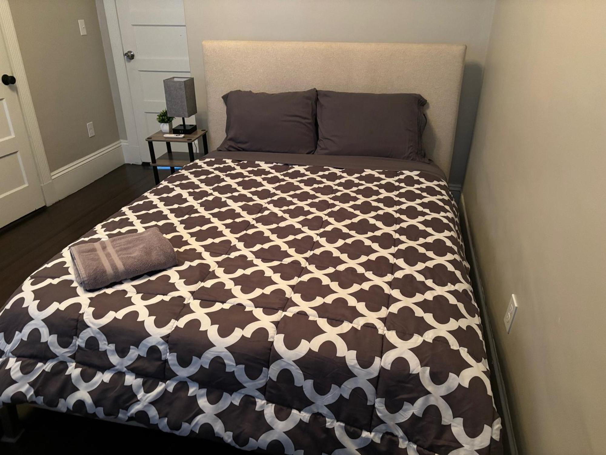 Homestay B&B In Boston - 3 Locations In Dorchester Экстерьер фото